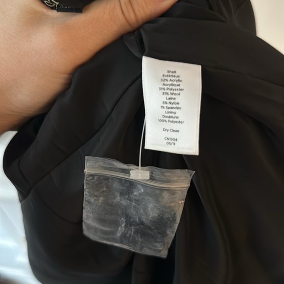 Cropped TALBOTS JACKET SIZE 4 - Picture 3 of 4